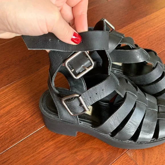 Platform-Block Heels Leather Strap Sandals by Steve Madden, Black, Size 6.5 - Picture 9 of 16